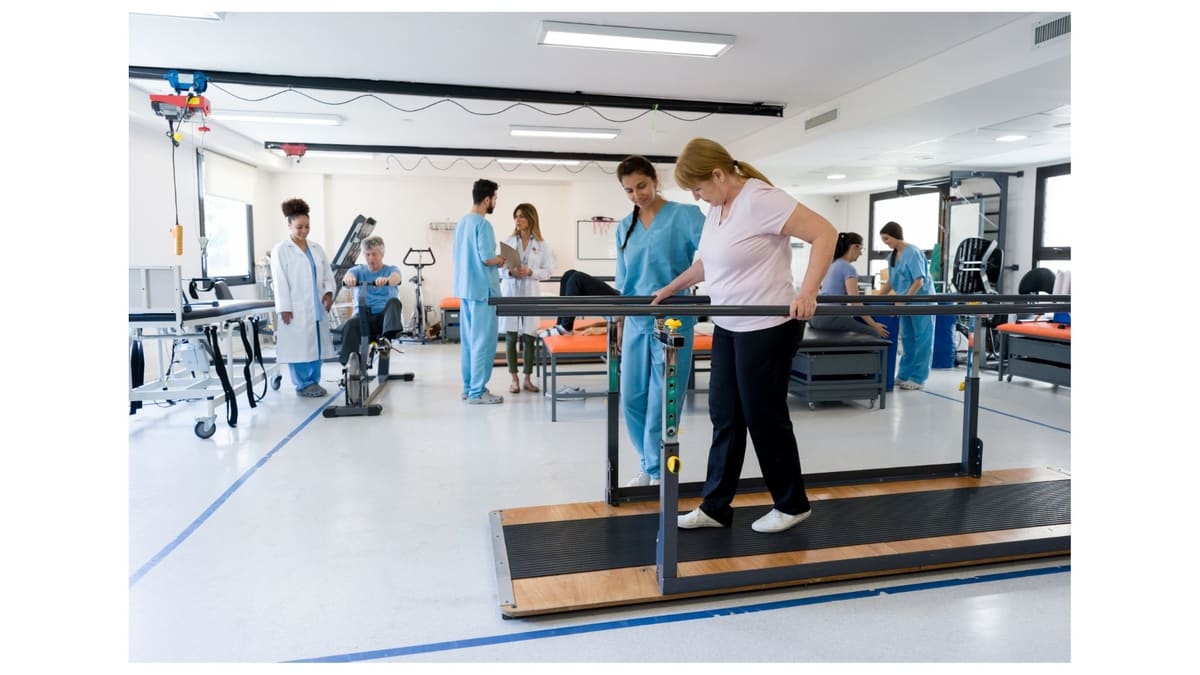 Featured image for Chiropractic vs. Physical Therapy in Topeka - Thrive Chiropractic blog about Chiropractic vs. physical therapy in Topeka: learn the key differences, benefits